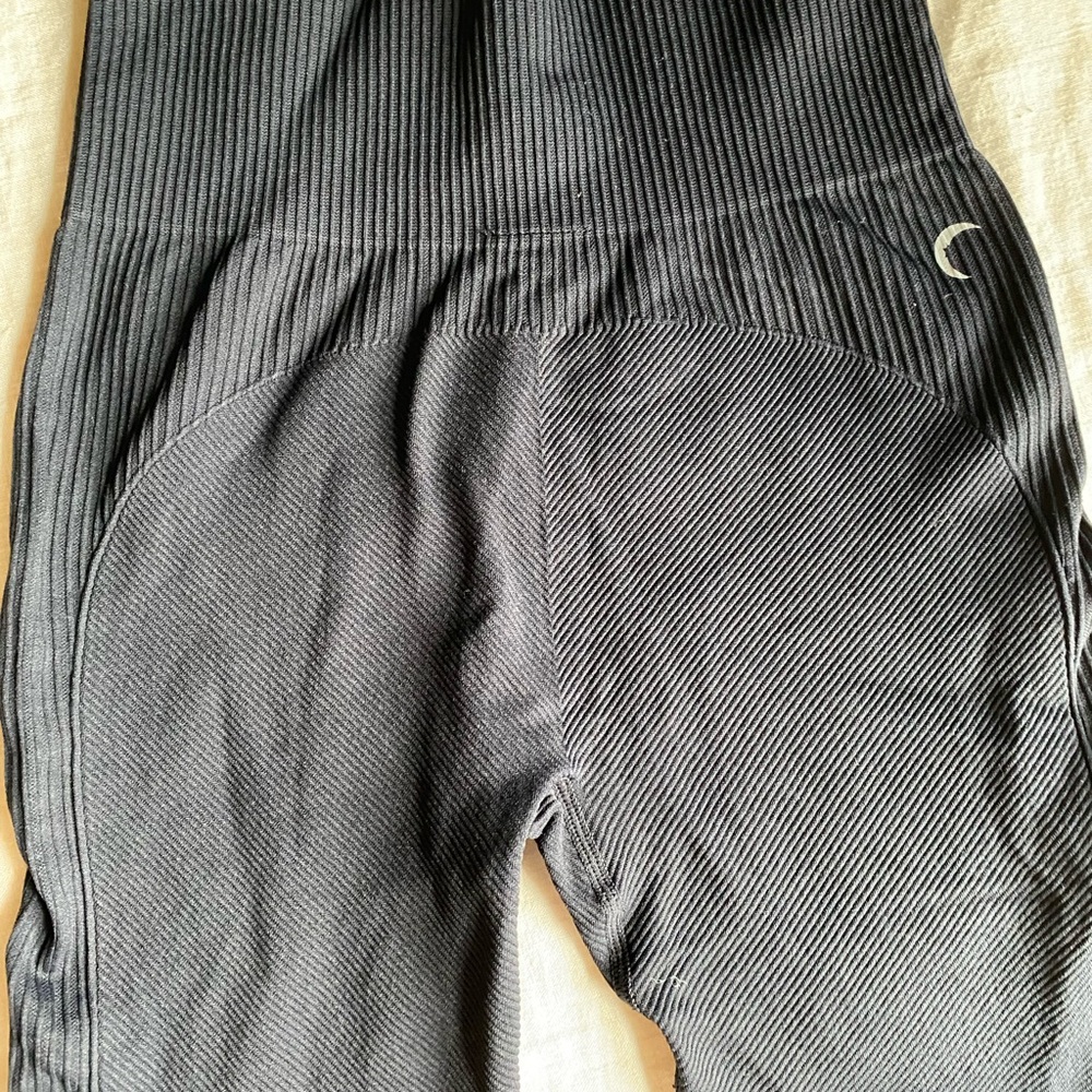 ZYIA Black Ribbed Leggings